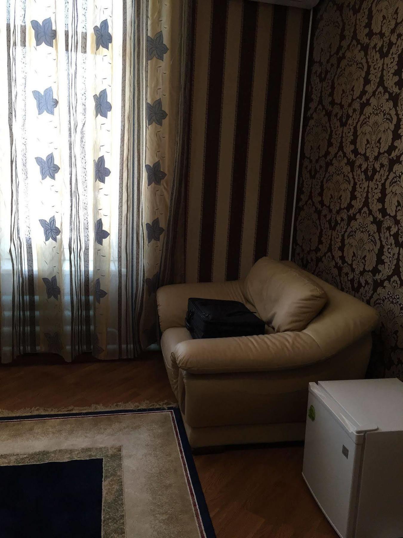 Rise Hotel Almati Kültér fotó